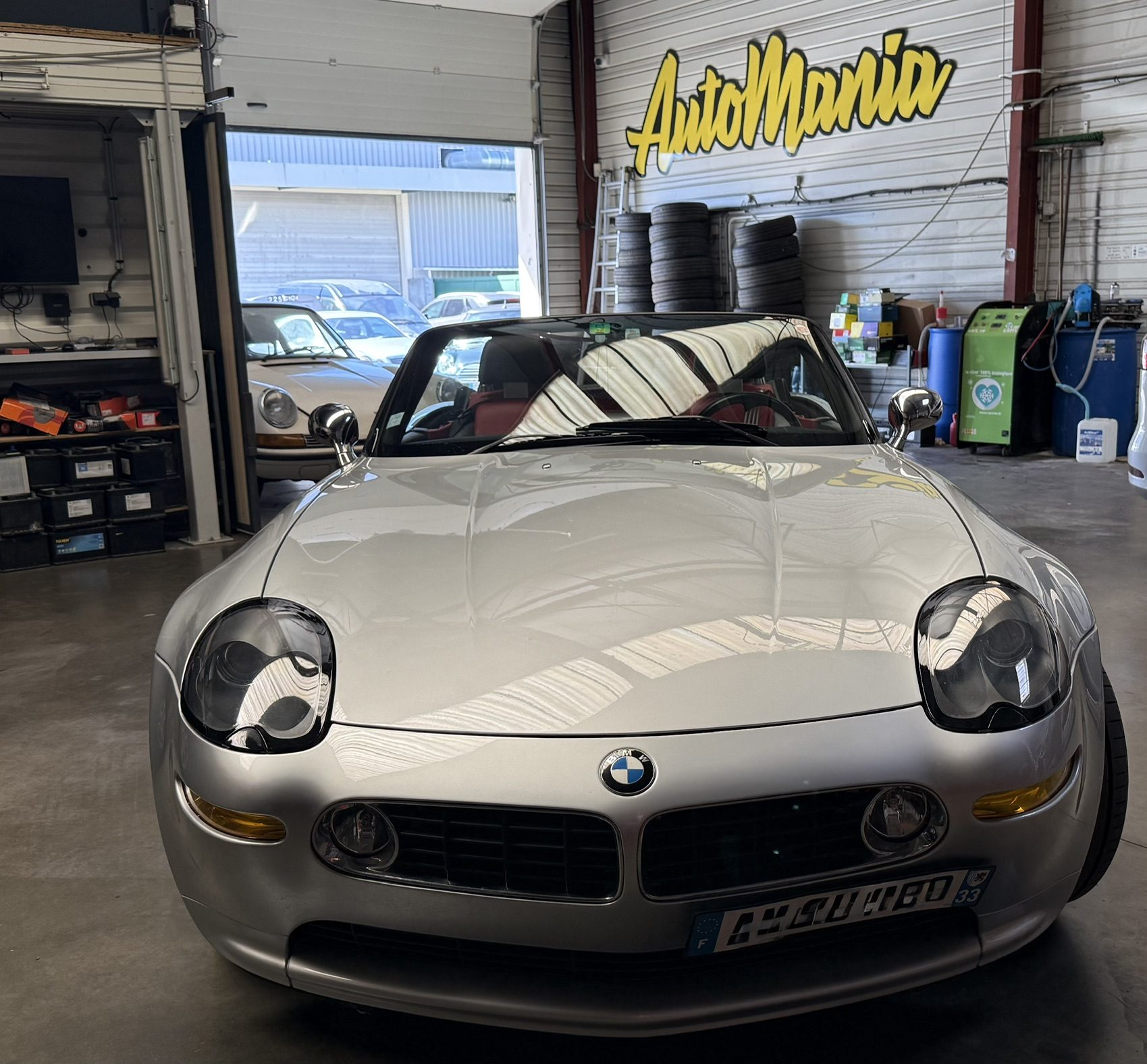 BMW Z8 chez AutoMania Atelier &agrave; Eysines avant r&eacute;novation du si&egrave;ge conducteur en cuir